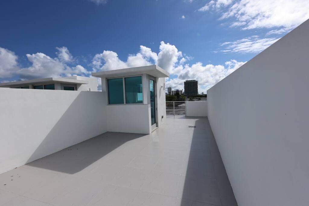 Luxury Miami Beach House Villa Exterior photo